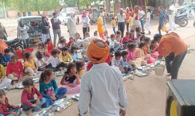 मां माता रानी की कृपा से चर रहा है। ध्वार की माता पर हर सोमवार भंडारा