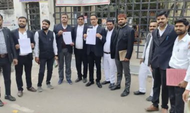 उत्तर प्रदेश उन्नाव: स्वामी प्रसाद मौर्य के खिलाफ उन्नाव के अधिवक्ताओं ने खोला मोर्चा, कोर्ट में वाद दायर, ब्राह्मण जाति के प्रति किया अपमान जनक बयान।