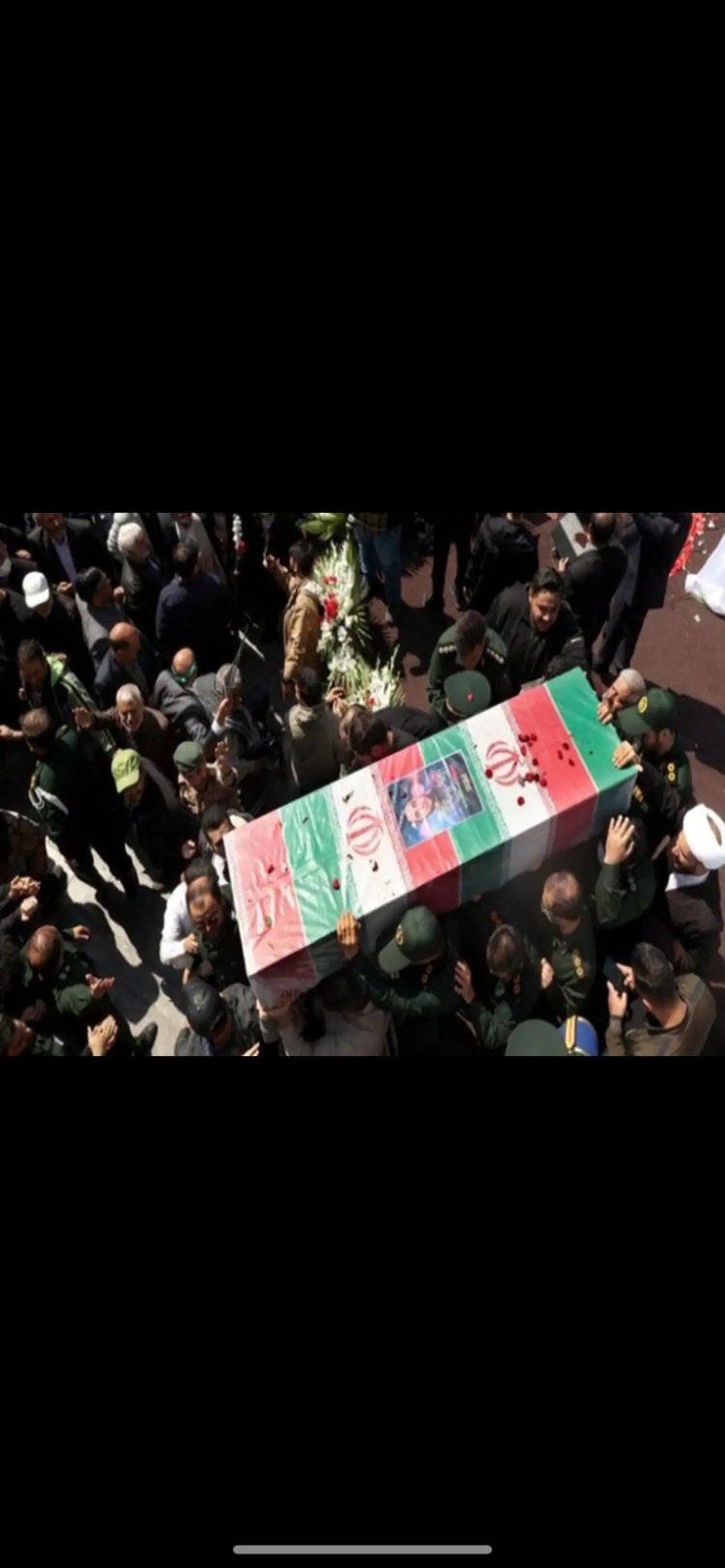 ईरान तेहरान : ईरान के सैन्य कमांडर के अंतिम संस्कार में उमड़ी भीड़, अमेरिका इज़रायल को मौत दो के नारे से गूंजा तेहरान।