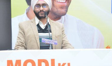 राष्ट्रीय बीजेपी द्वारा आयोजित कार्यक्रम मे बोले कश्मीरी लेखक चेत कमल प्रकाश जम्मू-कश्मीर राज्य से अनुच्छेद 370 और अनुच्छेद 35A रद्द होने पर कहा कि सरकार द्वारा किये गए इस फैसले के कारण ही भारत का पूर्ण रूप से एकीकरण हुआ