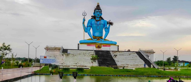 बलरामपुर तातापानी महोत्सव में लगेगा पर्यटकों का मेला, मंदिर परिसर का किया जा रहा कायाकल्प