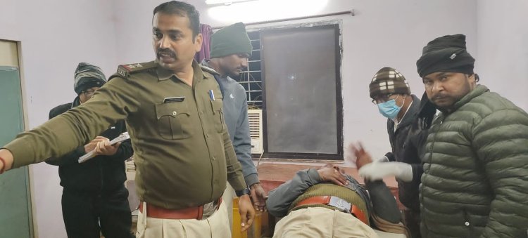 *मऊगंज जिले के शाहपुर थाना क्षेत्र खटखरी हाईवे पर दो बाइकों के बीच जोरदार हुई टक्कर।*