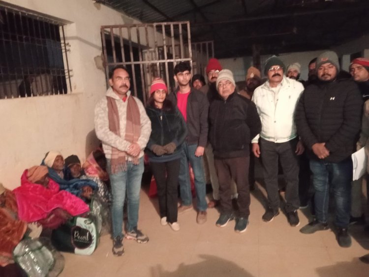 *मऊगंज कलेक्टर अजय श्रीवास्तव सपरिवार रात 9.40 बजे पहुंचे  देवतालाब*