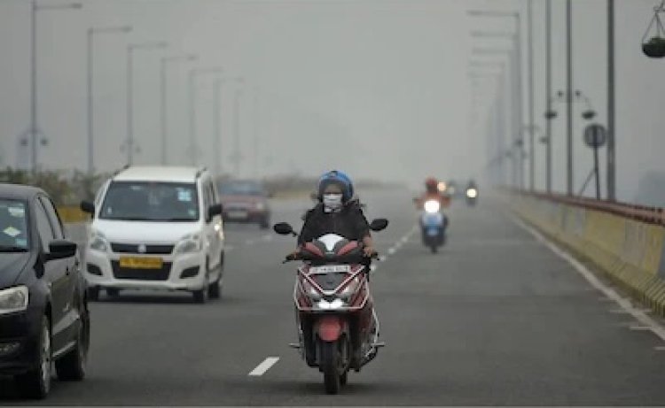 दिल्ली में जहरीली हुई हवा, AQI पहुंचा 400 के पार, NCR में ग्रैप-4 लागू, इन चीजों पर रहेगा बैन।