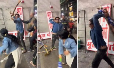शराबी और दो युवतियों में बीच बाजार झाड़ू से मारपीटः वीडियो वायरल, आरोपी गिरफ्तार