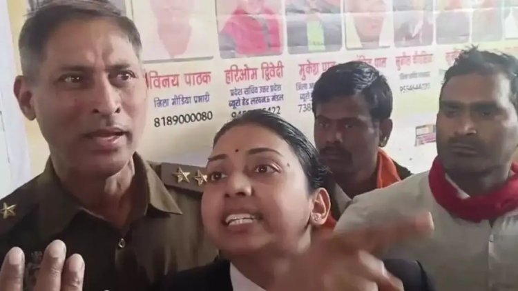 इंस्पेक्टर को पुलिस बूथ तक खींचकर ले गया ट्रैफिक पुलिसकर्मी, 'गाड़ी के बोनट पर हाथ मारने का किया था विरोध'