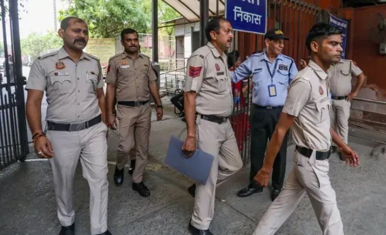 "वेस्टबैंड की नाप लेने के बहाने प्राइवेट पार्ट को टच किया" गुरुग्राम एयर होस्टेस केस में पीड़िता ने क्या खुलासा किया?