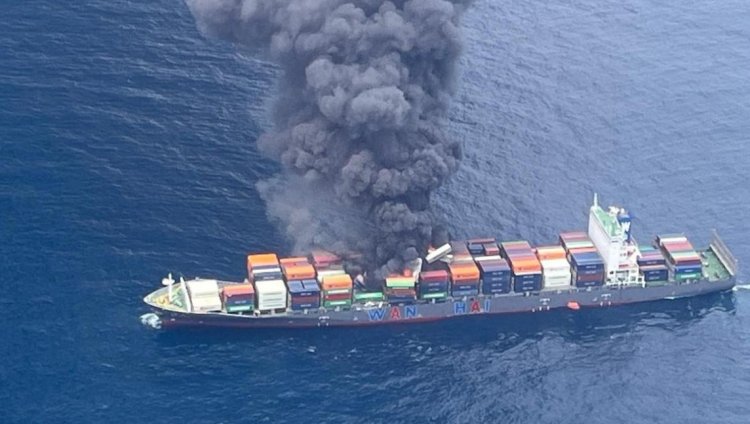 Kerala State Disaster Management Authority officials confirm 22 crew members on board the Singapore-flagged feeder vessel that was on the way to Mumbai from Colombo with over 650 containers