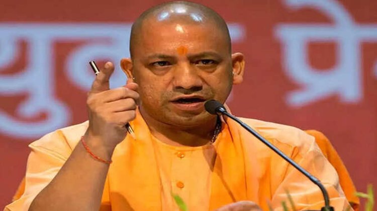 सीएम योगी की लापरवाह अधिकारियों को चेतावनी, सुधरें नहीं तो होगी बड़ी कार्रवाई, इंजीनियरों पर एक्शन