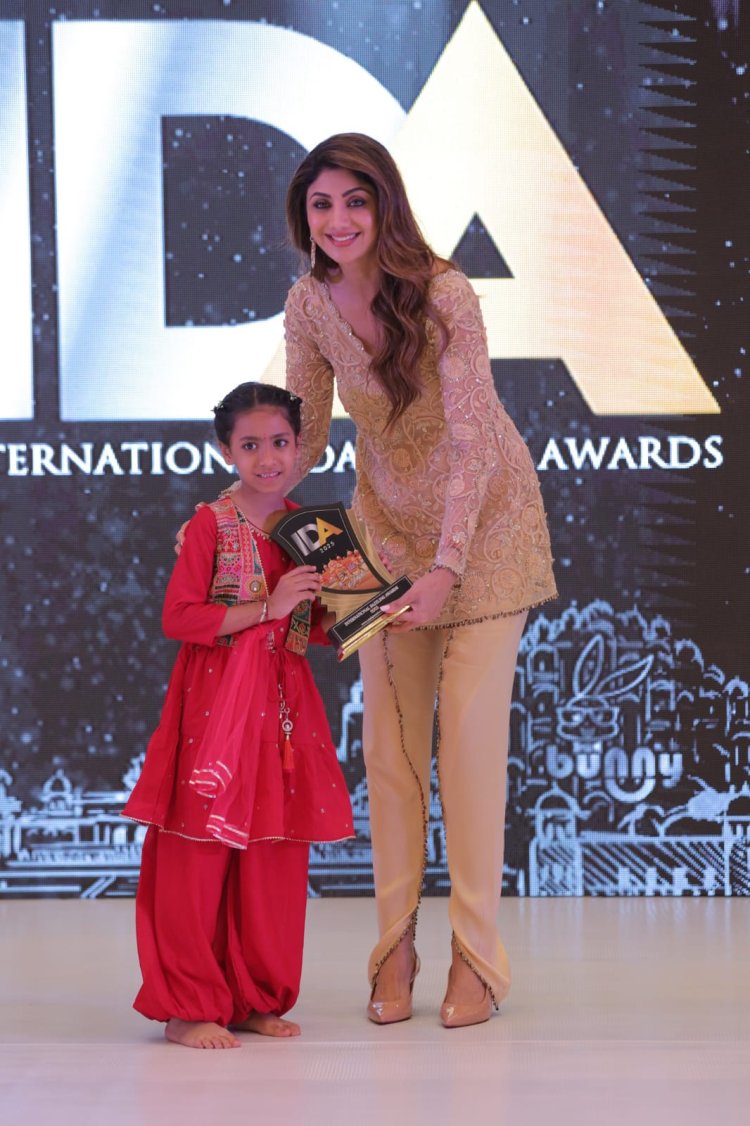 7 वर्षीय वान्या शर्मा को मिला 'यंगेस्ट योगिनी ऑफ इंडिया' का खिताब, शिल्पा शेट्टी ने किया सम्मानित