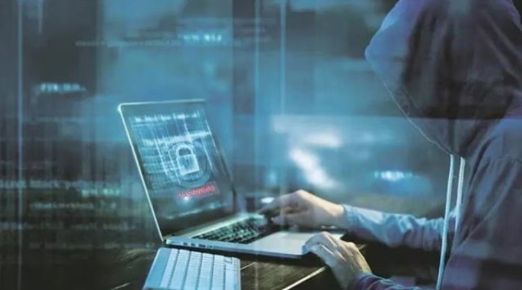 ठगों ने एयर इंडिया के कर्मचारी से लाखों रुपये ठगे, ऐसा खौफ बैठा कि दोबारा बात तक नहीं की, पढ़ें दिल्ली की दो बड़ी क्राइम की खबरें