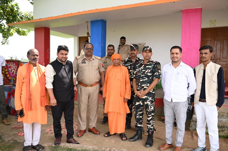 भारती युवा वेलफेयर एसोसिएशन द्वारा नेपाल सीमावर्ती क्षेत्र के बच्चों के बीच वितरित हुई शैक्षणिक व खाद्य सामग्री