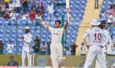 IND vs WI: यशस्वी जायसवाल का 7वां टेस्ट शतक, वेस्टइंडीज के गेंदबाजों का निकाला तेल, धोनी का रिकॉर्ड 26वें मैच में चूर