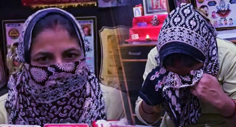 'मेरी अस्मत की बोली लगाई, होटल के कमरा नं 204 में कई दिन रखा... मैं बार-बार गेट बंद करती थी'