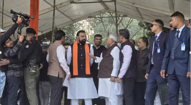 स्पीकर पर लाउड' है JDU! लेकिन BJP को भी चाहिए वही 'हथियार', जो नीतीश अपने पास रखना चाहते हैं