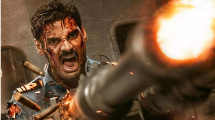 'बॉर्डर 2' से सामने आया अहान शेट्टी का फर्स्ट लुक, खून से लथपथ वर्दी में दिखे सुनील शेट्टी के बेटे, फैंस हुए खुश