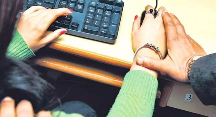 प्रमोशन के बदले सेक्सुअल फेवर की डिमांड! नोएडा की IT कंपनी में महिला कर्मचारी ने लगाए गंभीर आरोप