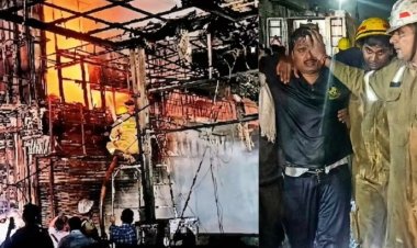 गाजियाबाद के बाबा मार्केट में पांच दुकानों में लगी भीषण आग, करोड़ों का नुकसान , बुझाते समय छत से गिरा फायरमैन